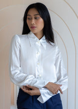 Load image into Gallery viewer, Womens Classic Blouse, Long Cuff, Long Collar
